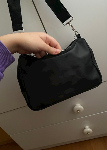 Siyah Parlak Tokalı Minimalist Kadın Çanta - Görsel 6