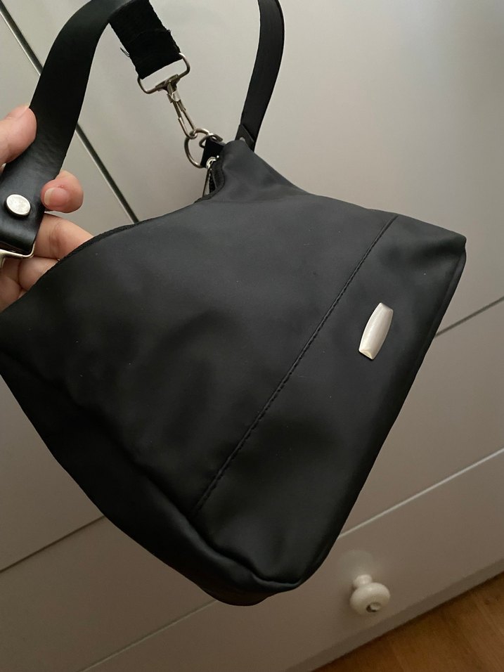 Siyah Parlak Tokalı Minimalist Kadın Çanta - Görsel 5