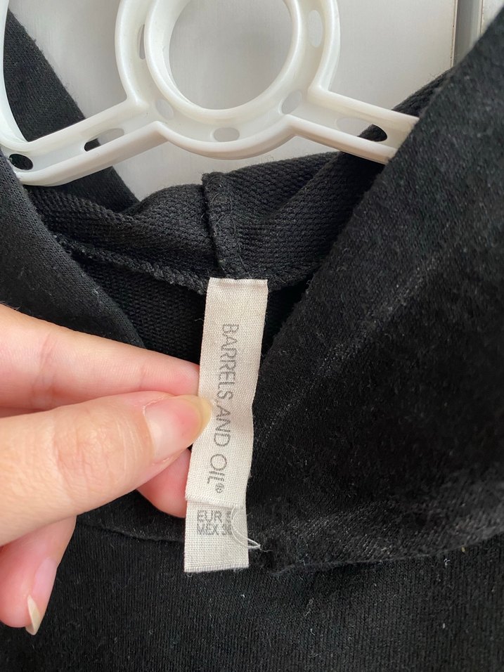 Siyah Kapüşonlu Baskılı Crop Sweatshirt - Görsel 3