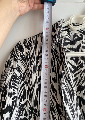 Düğmeli Zebra Desenli Kadın Gömlek - Görsel 3