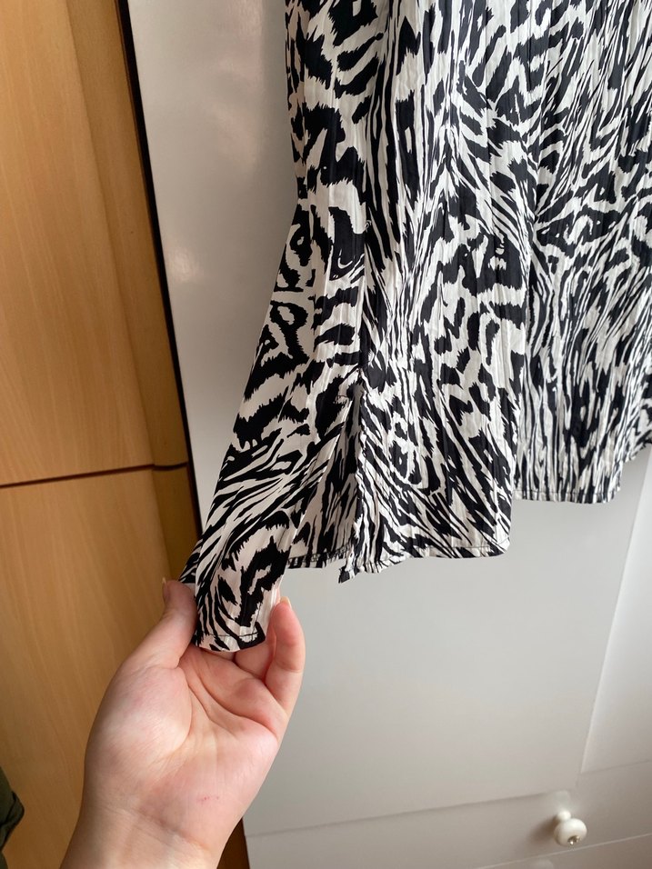 Düğmeli Zebra Desenli Kadın Gömlek - Görsel 5