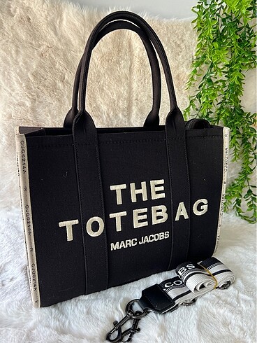 THE TOTEBAG MARC JACOBS