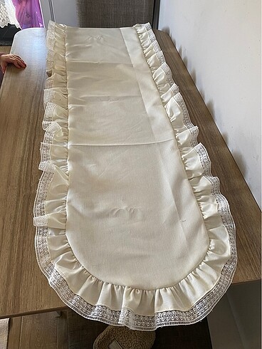 Diğer Dantelli Runner defolu