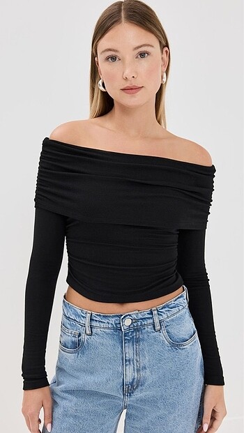 Omzu düşük uzun kollu crop