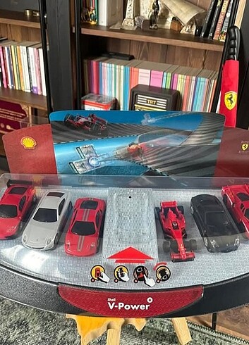 Shell ferrari lisanslı vitrinli setler