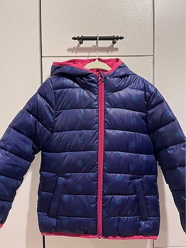 Lacivert pembe ince şişme mont yeni gibidir