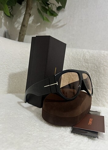 Tom Ford TOM FORD GÜNEŞ GÖZLÜĞÜ+KUTUSU