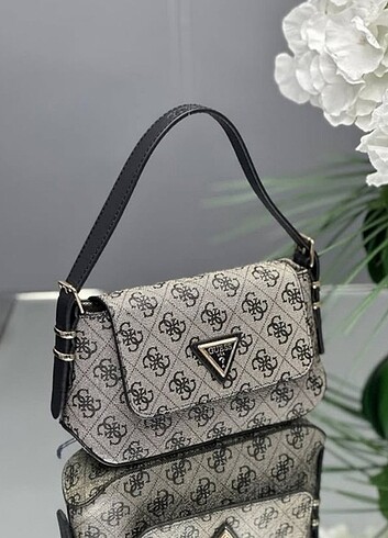 GUESS ÇANTA