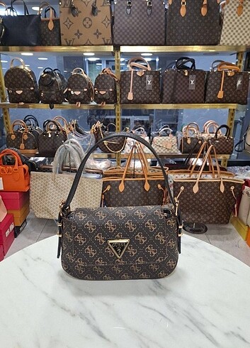 GUESS ASKILI ÇANTA