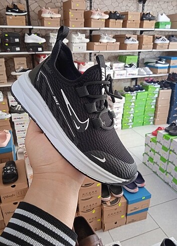 Nike Erkek çocuk spor ayakkabı