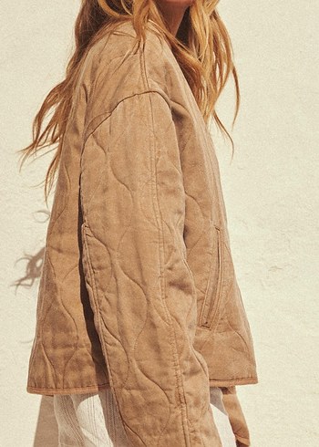 Zara yıkanmış görünümlü kapitone ceket - Görsel 7