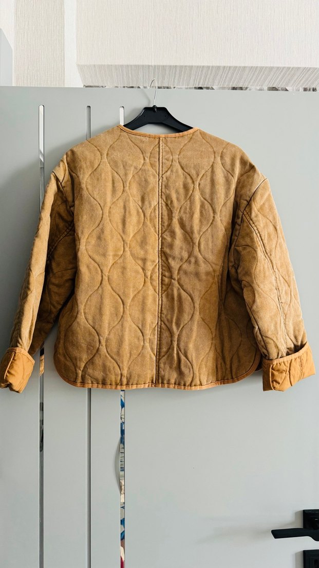 Zara yıkanmış görünümlü kapitone ceket - Görsel 5