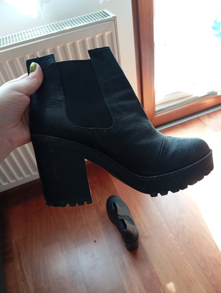 Siyah Suni Deri Kadın Topuklu Bot - Görsel 5