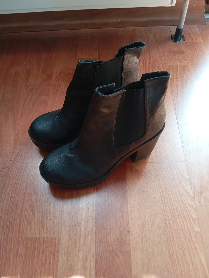 Siyah Suni Deri Kadın Topuklu Bot - Görsel 2