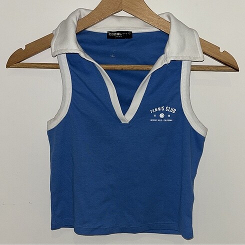 Defacto polo v yaka crop