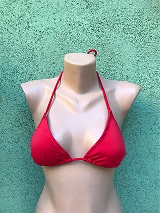 Kan kırmızı bikini