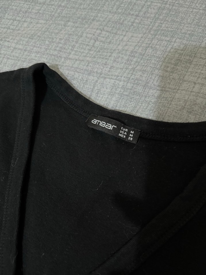 Düğmeli Siyah V Yaka Kadın Body - Görsel 2