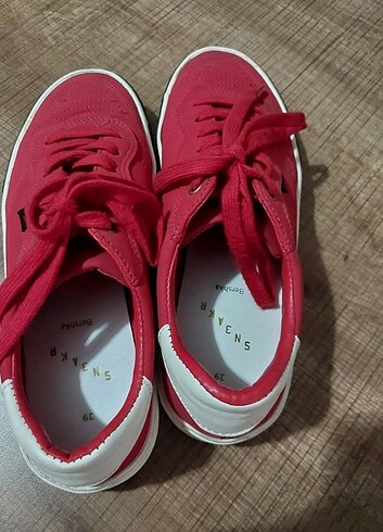 Bershka Bershka kirmizi sneaker