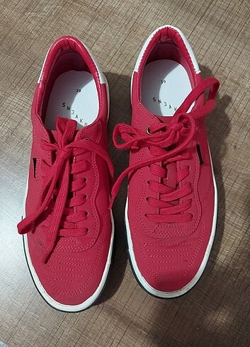 39 Beden Bershka kirmizi sneaker