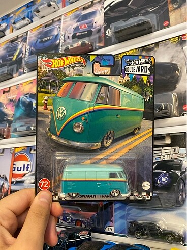Hot Wheels Premium Boulevard #72 Volkswagen T1 Panel Bus