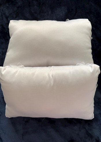 Beyaz Fırfırlı Dekoratif Takı Yastğı - Görsel 4
