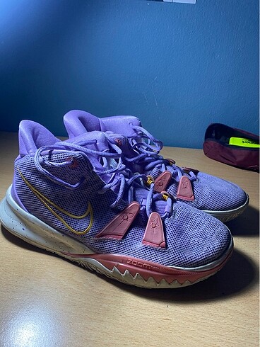 nike kyrie 7