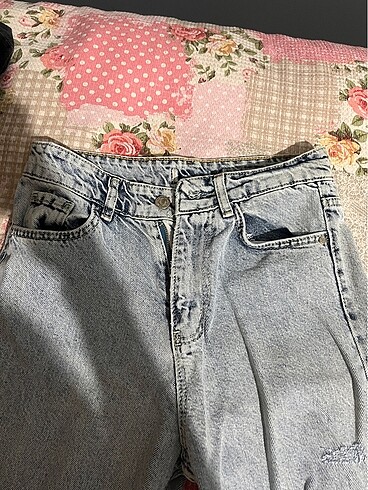 36 Beden Yırtık Straight Jean