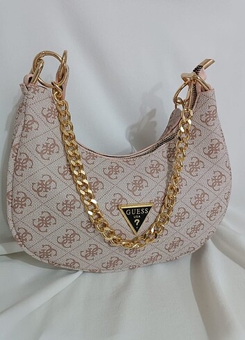 Guess ÇANTA MODELLERİ 