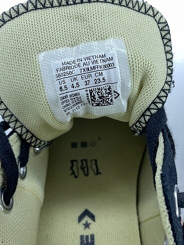 37 Beden siyah Renk Converse Spor Ayakkabı %70 İndirimli.