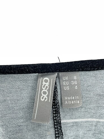 36 Beden siyah Renk Asos Kısa Tulum %70 İndirimli.