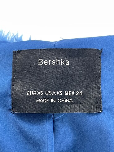 xs Beden çeşitli Renk Bershka Kaban %70 İndirimli.