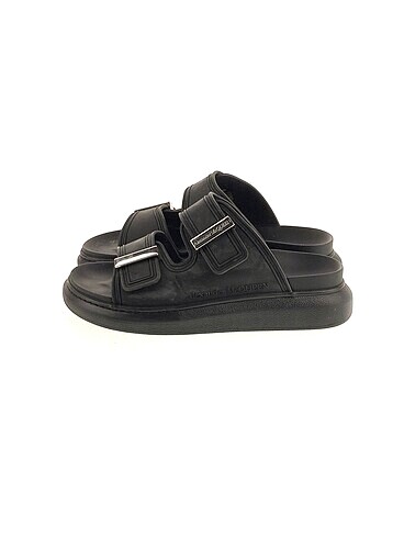 Alexander McQueen Terlik %70 İndirimli.