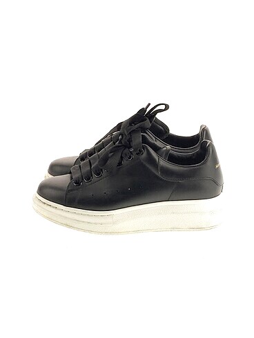 Alexander McQueen Spor Ayakkabı %70 İndirimli.