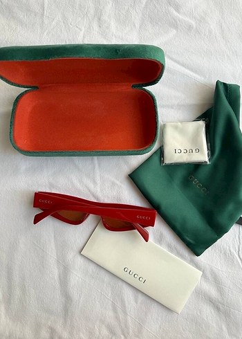  Beden Gucci Cat-Eye Frame