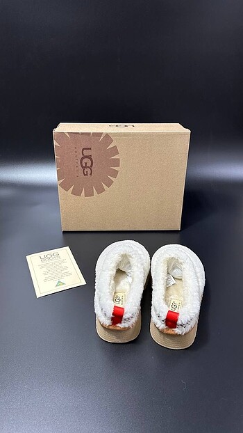 37 Beden beyaz Renk UGG Tazz Slipper Heritage Braid Natura
