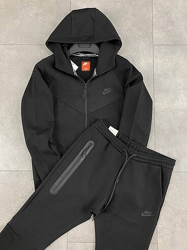 Nike Tech Fleece Eşofman Takımı