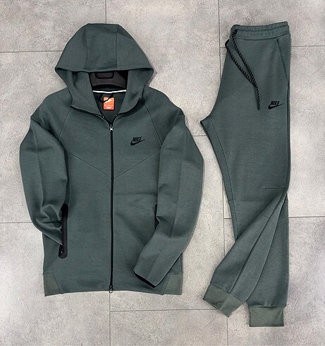 Nike Tech Fleece Eşofman Takımı