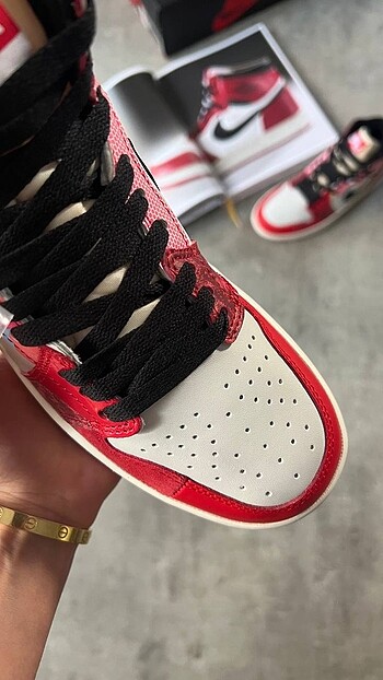 45 Beden Air Jordan 1 ?Spider-Man