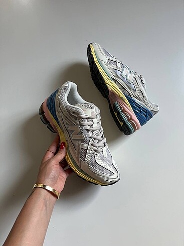 NEW BALANCE 1906U - ANGORA