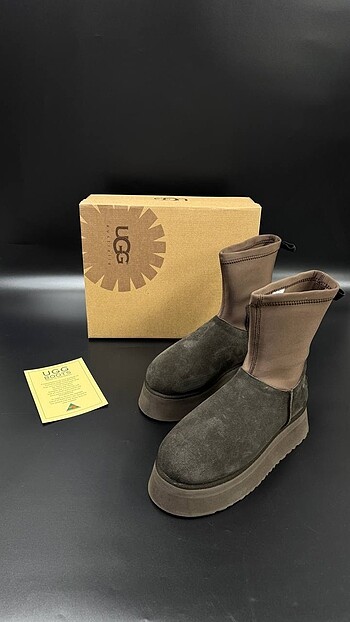 UGG Dipper Boot Brown