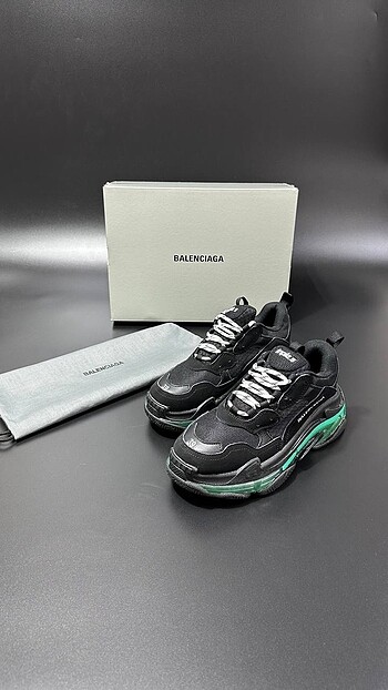 BALENCIAGA triples Unisex Sneaker