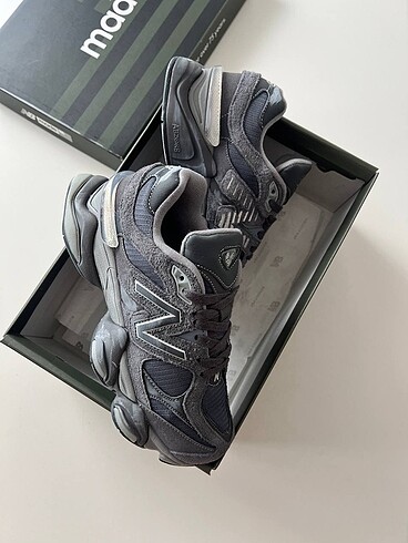 New Balance 9060 ?Magnet?