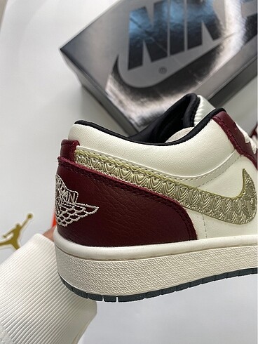 38 Beden Jordan 1 Low Year Of THE Dragon