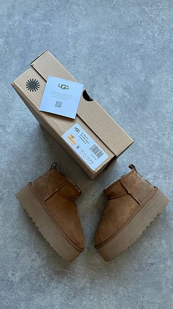 UGG Ultra Mini Platform Taba