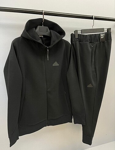 Adidas Eşofman Takımı