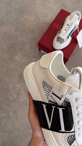 42 Beden beyaz Renk Valentino N E W Sneaker