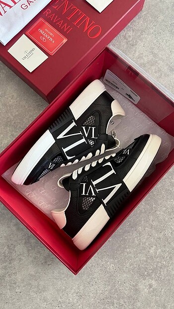 Valentino Valentino N E W Black