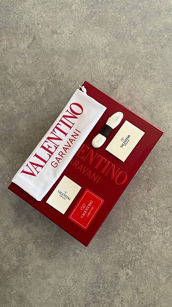 43 Beden Valentino N E W Black