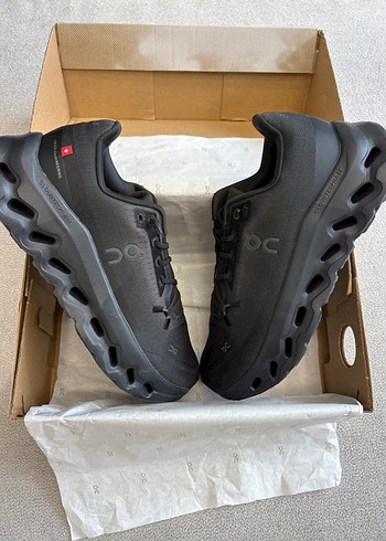 42 Beden siyah Renk On Cloudtilt Eclipse Black