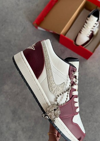 Air Jordan 1 Low "Year of the Dragon" - Görsel 6